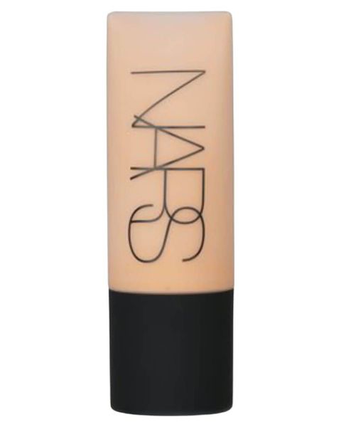 Nars Soft Matte Complete Foundation - Medium 4 Nars Soft Matte Complete Foundation - Medium 4